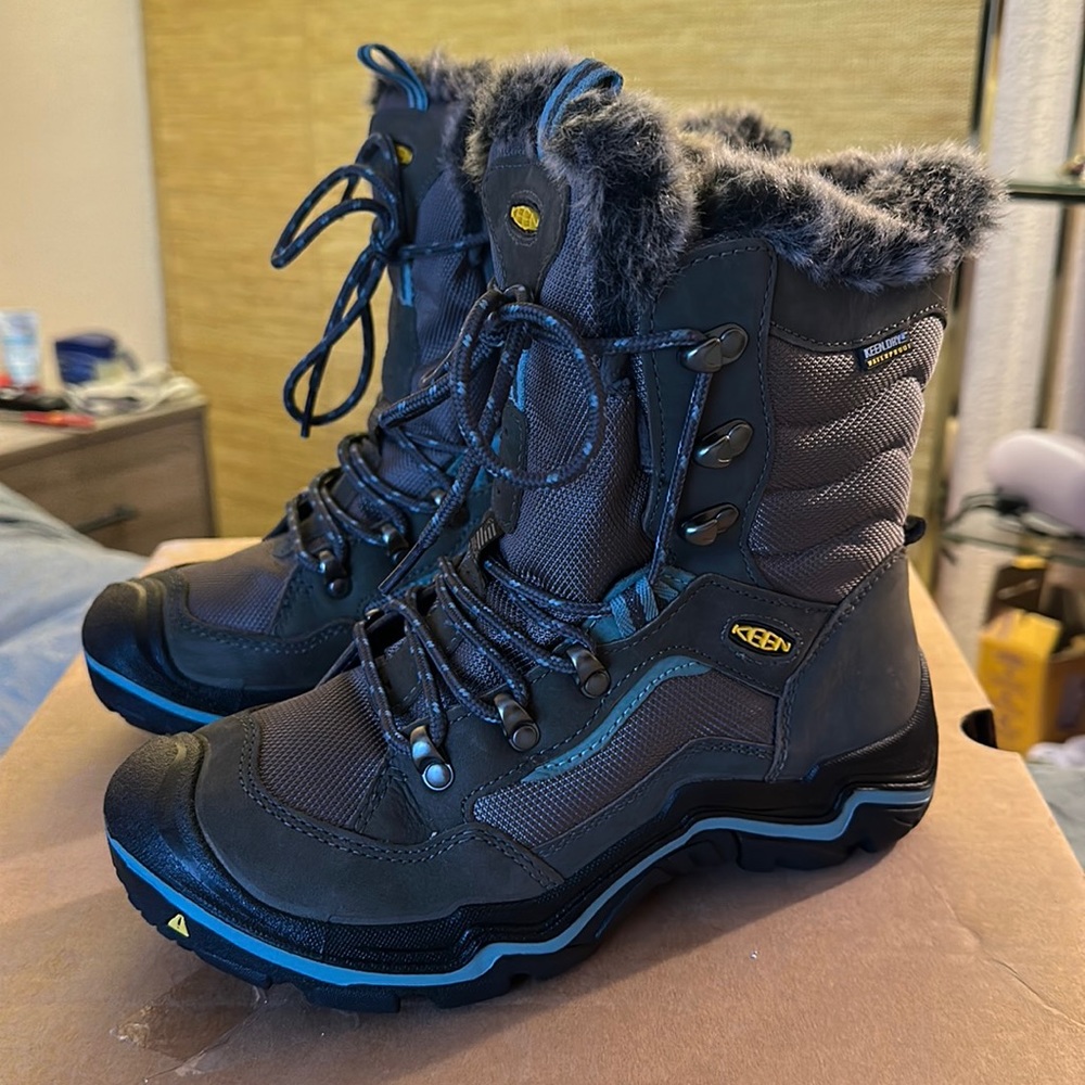 NEW - Keen Women's Durand Polar Winter Boot - size 7